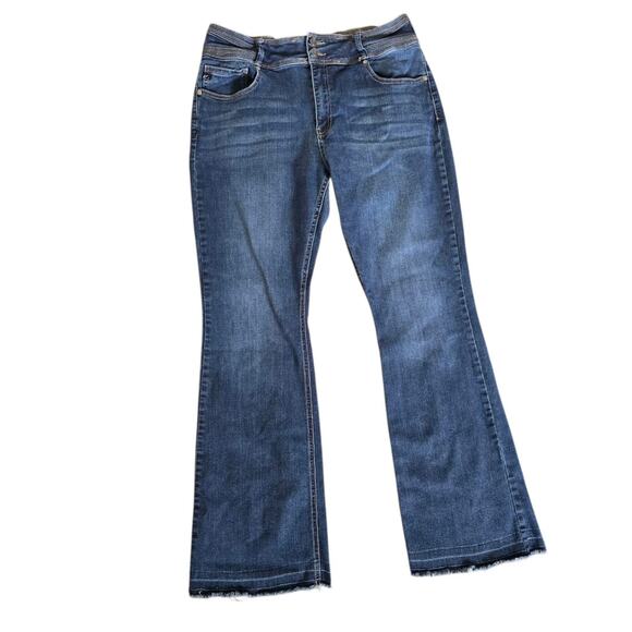 KanCan Estilo Denim Jeans Distressed Hem Size 32 Bootcut - Picture 1 of 7